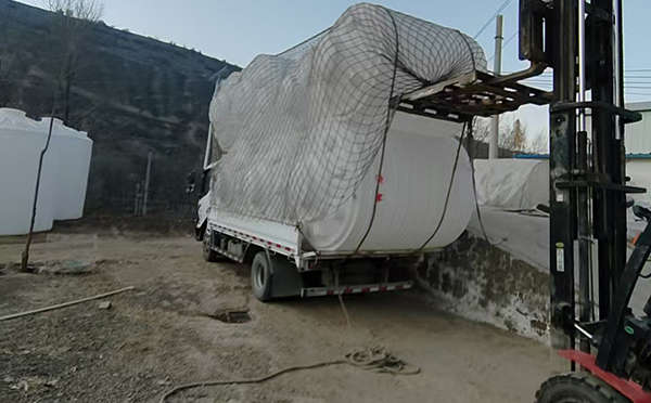 新疆塑料桶批量交付案例：满足多行业高标容器需求的一站式解决方案